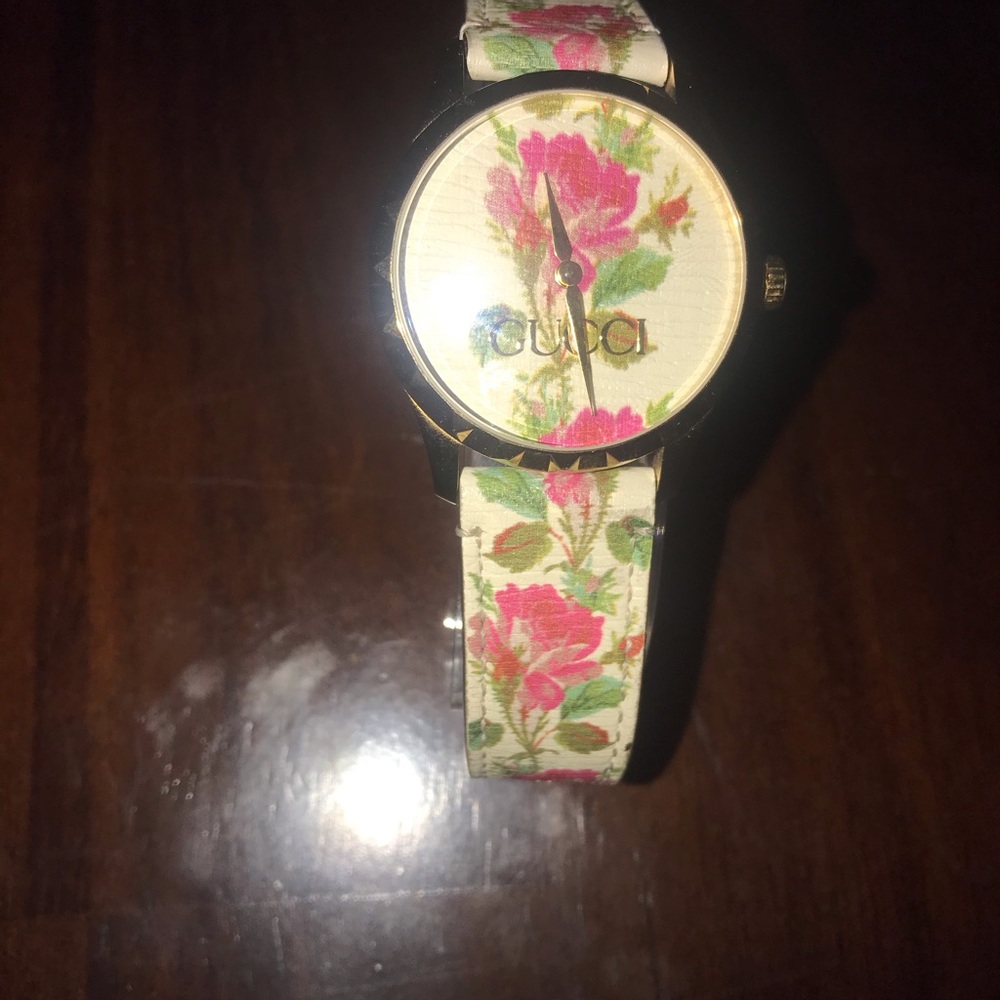 Gucci Watch - Picture 4 of 4